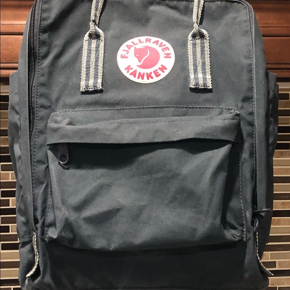 FJÄLLRÄVEN Kånken Water Resistant Backpack main image 11